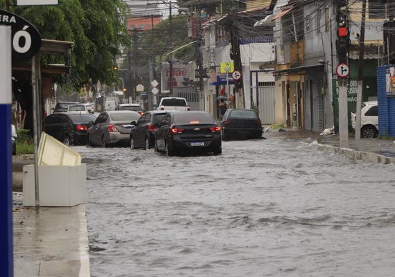 Temporal ameaça transbordar os rios em Alagoas