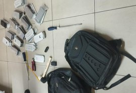Denúncia de maus-tratos leva polícia a apreender 65 celulares em casa no Tabuleiro
