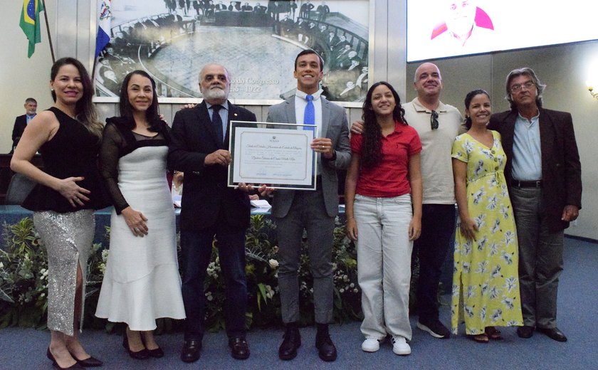 Sessão solene destaca legado de Djalma Mello em Alagoas