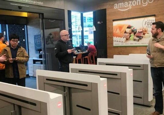 Microsoft segue Amazon e trabalha em tecnologia para lojas sem caixa