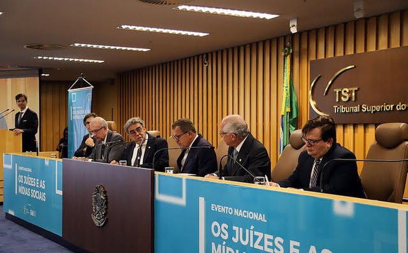 Juízes debatem impacto das redes sociais na magistratura