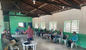 Uniprópolis visita assentamentos em Branquinha para discutir apicultura e meliponicultura