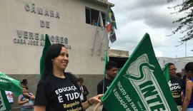 Servidora da Educação denuncia perseguição e corte salarial pelo prefeito de Capela
