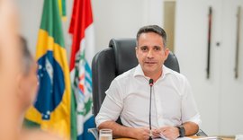 Governador Paulo Dantas anuncia realização de concurso público para professor da Uneal