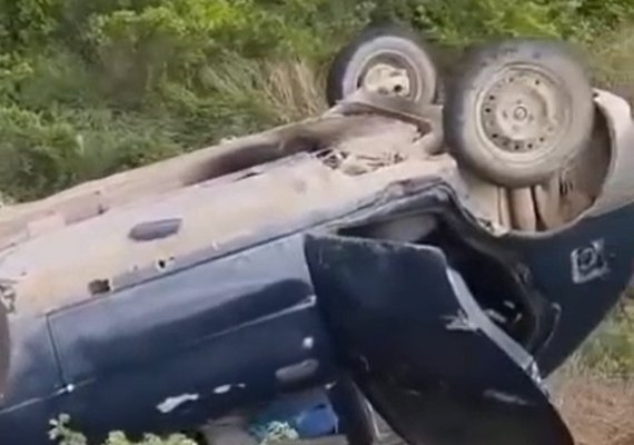 Motorista fica ferido após capotamento na AL-220