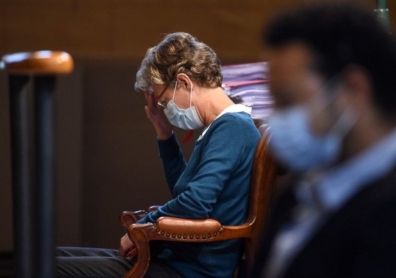 Anestesista que fez cesariana sob efeito de álcool é julgada por homicídio na França