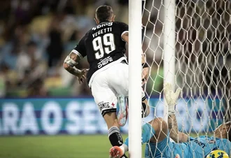 Rayan e Vegetti decidem e Vasco sai em vantagem sobre o Flu na Copa do Brasil