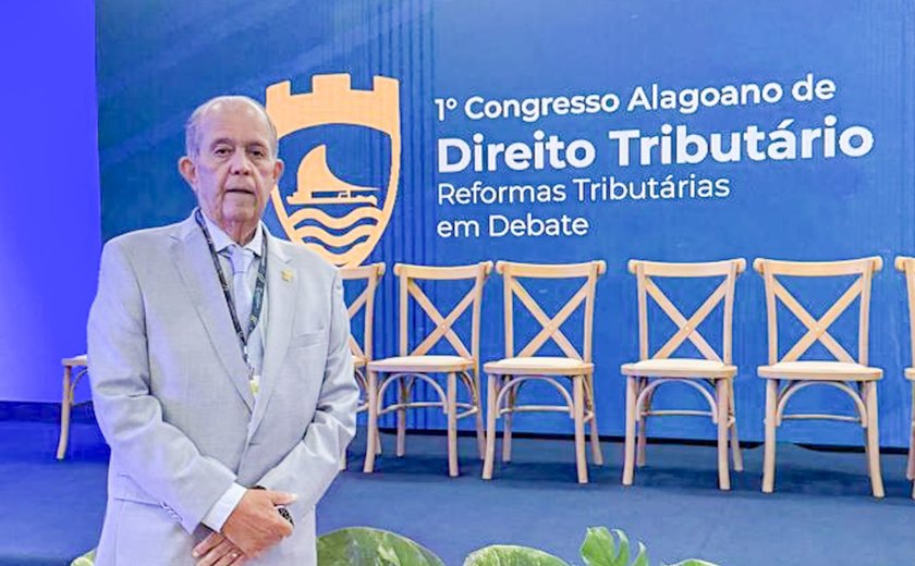 Celyrio Adamastor marca presença na abertura do 1º Congresso Alagoano de Direito Tributário