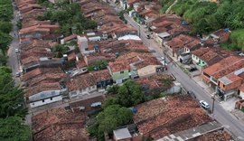 Esgotos transbordam nos Flexais