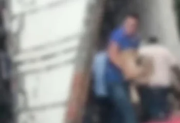 Vídeo mostra carga de queijos sendo saqueada em Flexeiras