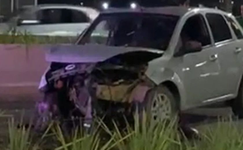 Motorista morre após veículo colidir em mureta de proteção na BR-104, em Rio largo