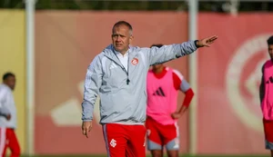 Internacional contrata técnico Eduardo Baptista até o fim da temporada