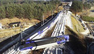 Trem de alta velocidade descarrila e deixa 14 feridos na Coreia do Sul