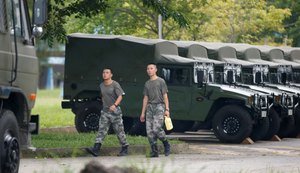 China diz que tropas enviadas a Hong Kong 'defenderão prosperidade'