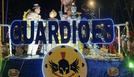 Carnaval na Orla reúne multidão e celebra a força das escolas de samba em Maceió