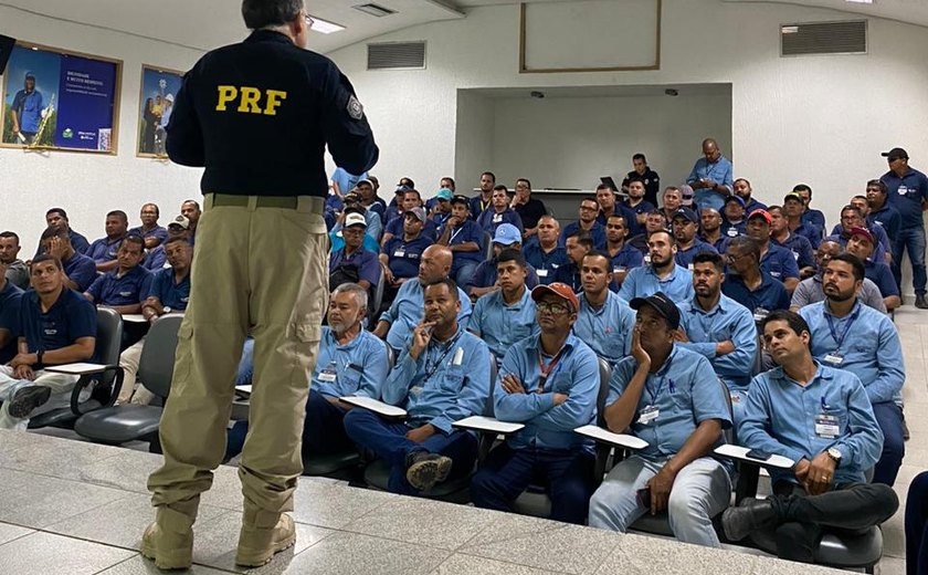 PRF em parceria com a OAB/AL realiza palestra para motoristas da Usina Caeté, em São Miguel dos Campos