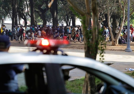 Ação policial causa confusão entre usuários na nova Cracolândia em SP