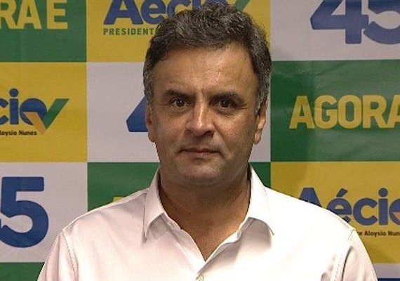 Aécio Neves diz que PSDB permanece no governo mesmo que perca ministérios