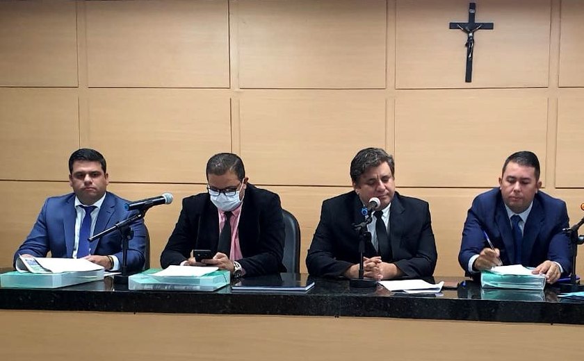 Depois do Sinteal, presidente da Câmara também cobra explicações à prefeita Fabiana
