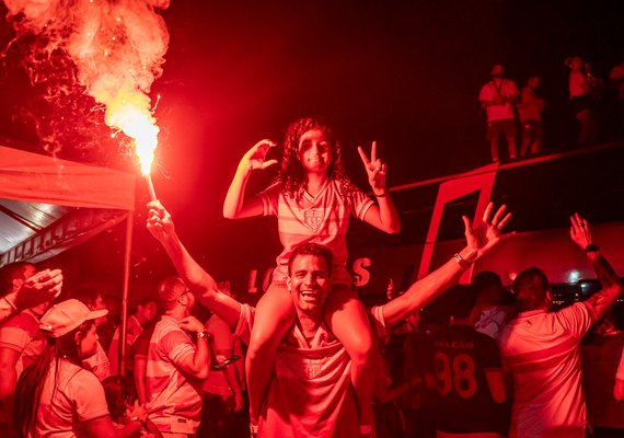 Torcida comemora pentacampeonato histórico do CRB no fim de semana