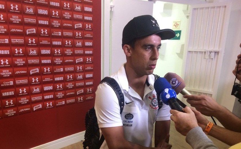 Com inflamação no tendão, Jadson é dúvida do Corinthians contra o Inter