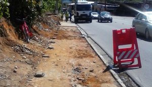 Prefeitura executa serviços na Avenida Leste-Oeste