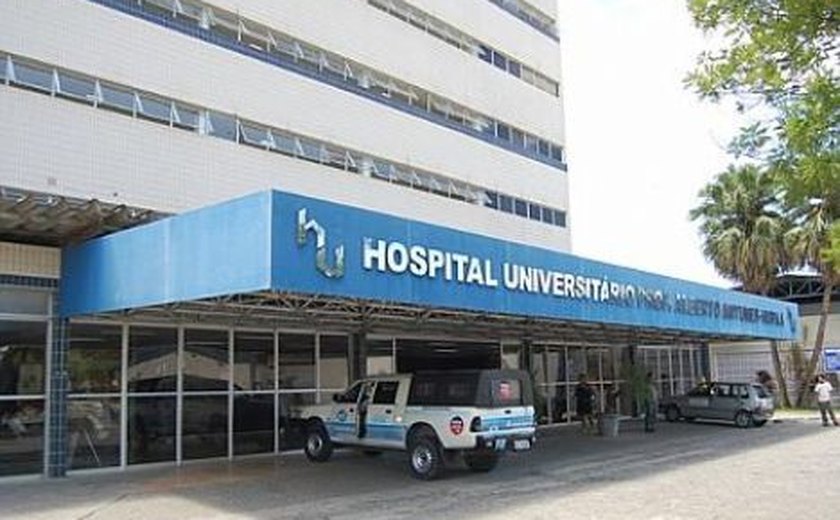 Família enterra bebê trocado após erro do Hospital Universitário