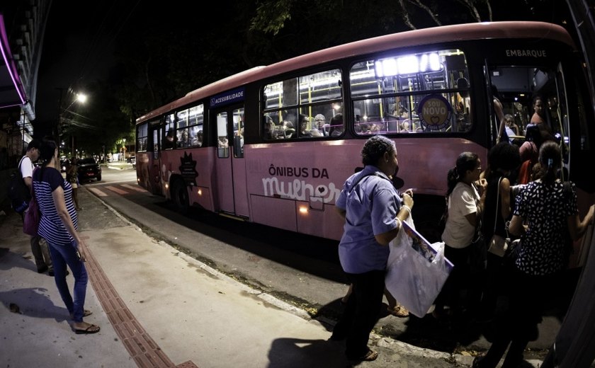 Tecnologia torna transporte público mais seguro para mulheres