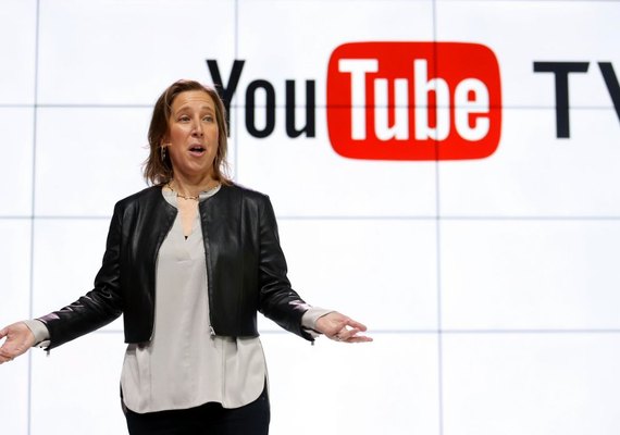 YouTube vai exibir textos da Wikipedia ao lado de vídeos com teorias da conspiração
