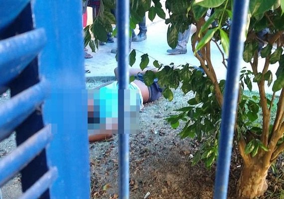 Homem é morto e outro fica ferido em frente a escola no bairro São Jorge