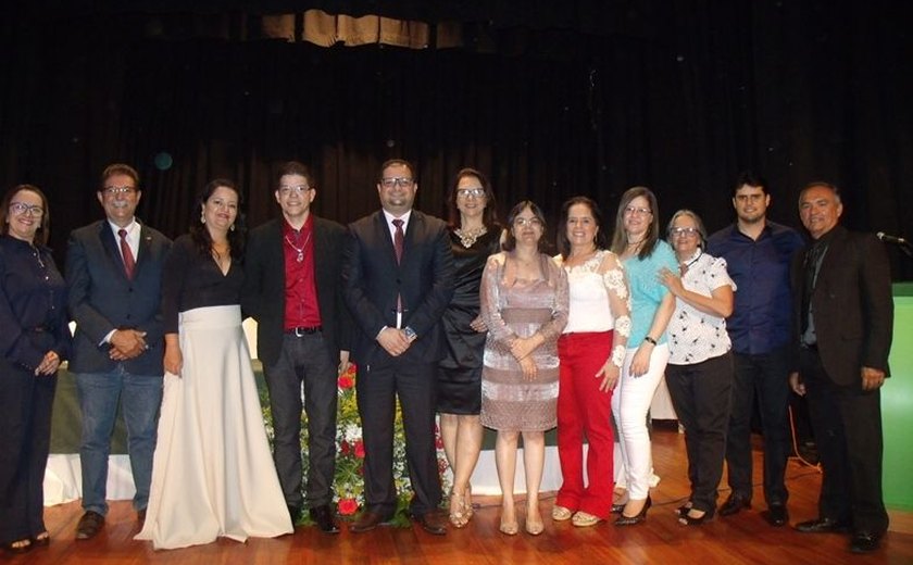 Maestro recebe título de cidadão em Arapiraca