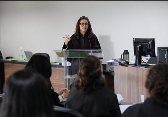 Após 18 anos em liberdade, homem é condenado a 28 anos por feminicídio em Maceió