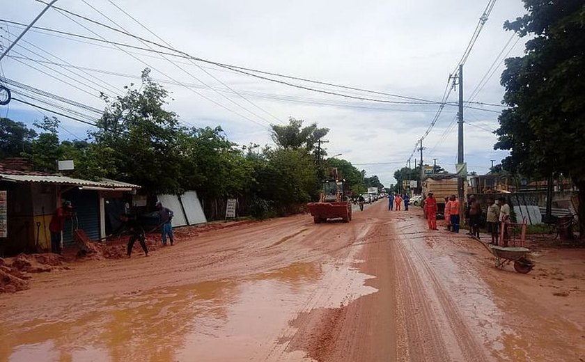 Chuvas provocam transtornos no litoral Norte de Maceió
