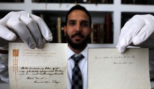 Manuscrito de Einstein é leiloado por mais de US$ 1,5 milhão