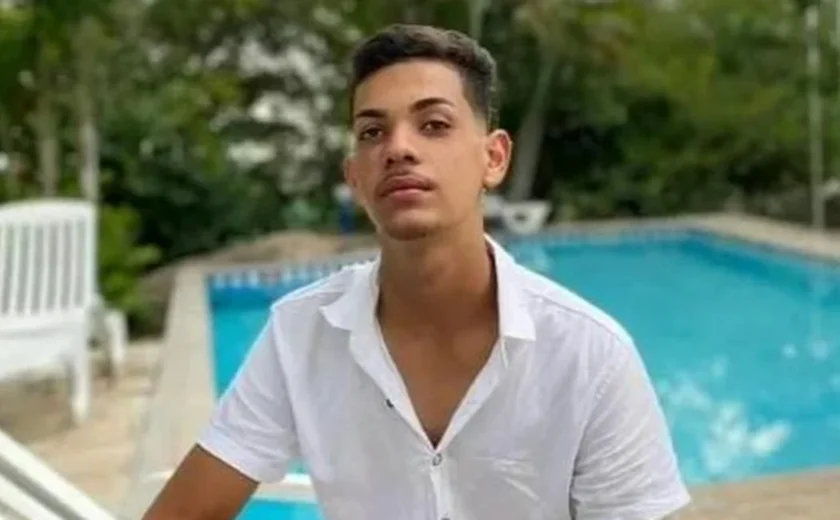 Jovem morre e namorada fica ferida em colisão envolvendo moto e carro em Carneiros