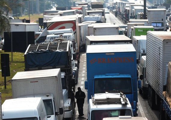 Rodovias federais não têm mais pontos de concentração de caminhoneiros