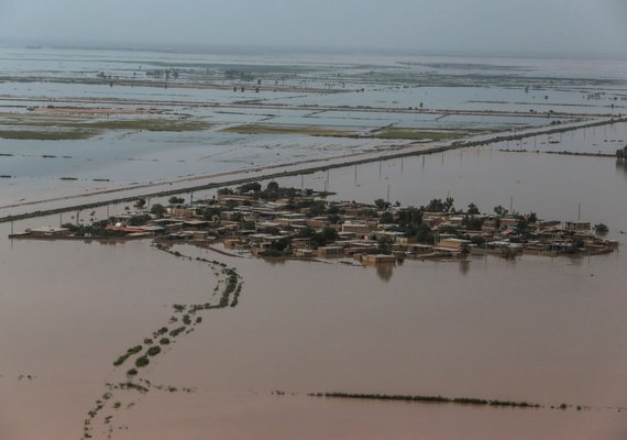 Com aumento de chuvas, Irã retira mais cidadãos de áreas alagadas
