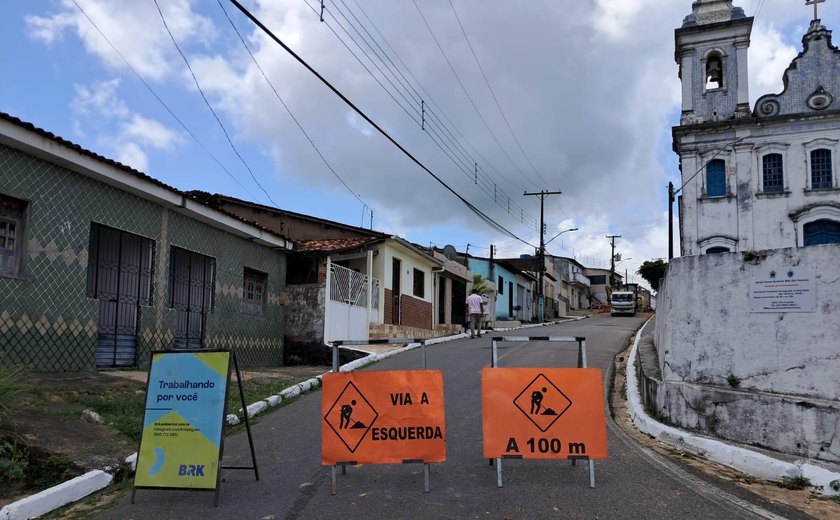 BRK realiza intervenção emergencial para reparo de vazamento em Coqueiro Seco