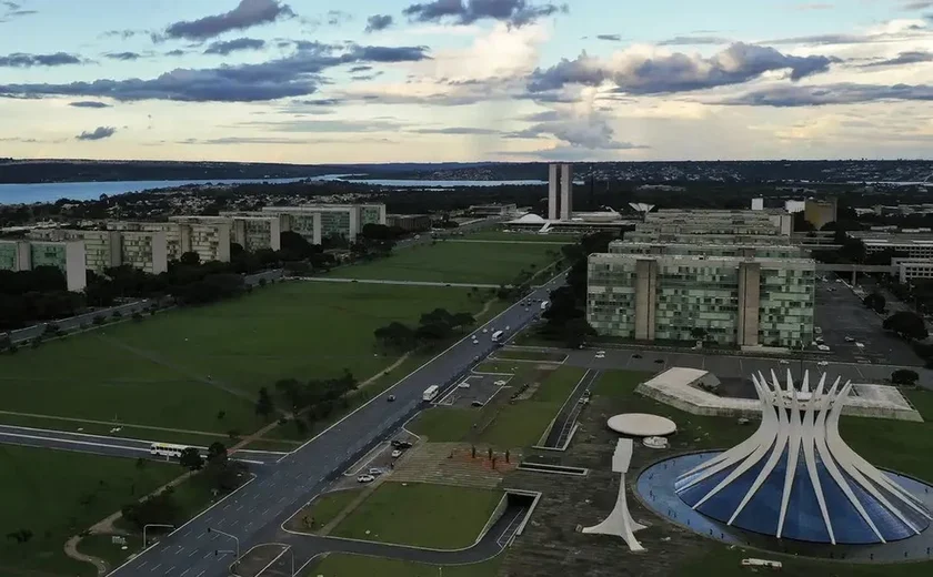 Governo define horário de expediente em jogos do Brasil na Copa