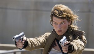 Milla Jovovich é a única esperança da humanidade em 'Resident Evil 6'