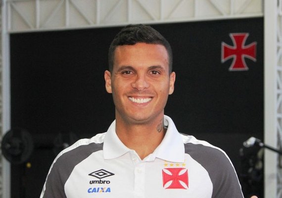 Lateral-esquerdo Ramon é anunciado como reforço do Vasco e pede desculpas