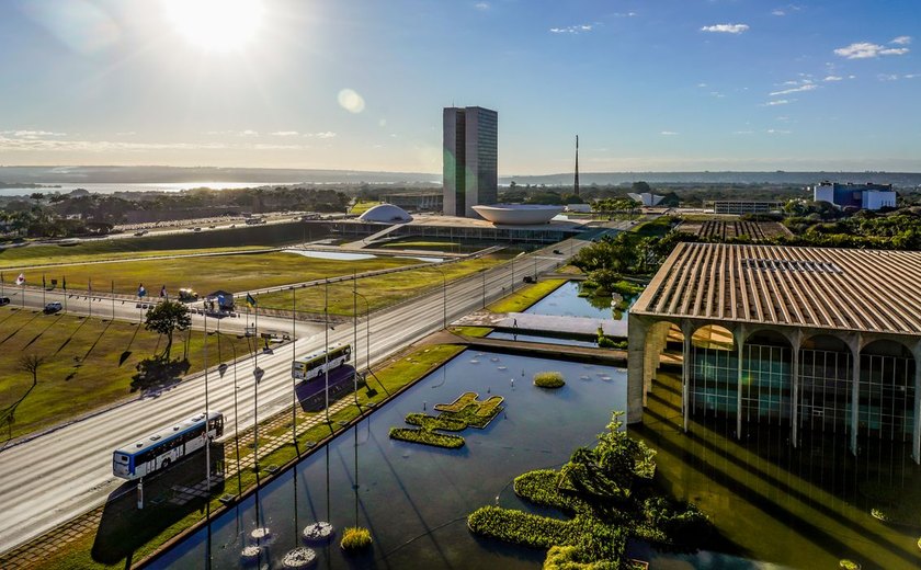 Brasil rebaixa relação com Argentina após novos insultos de Milei
