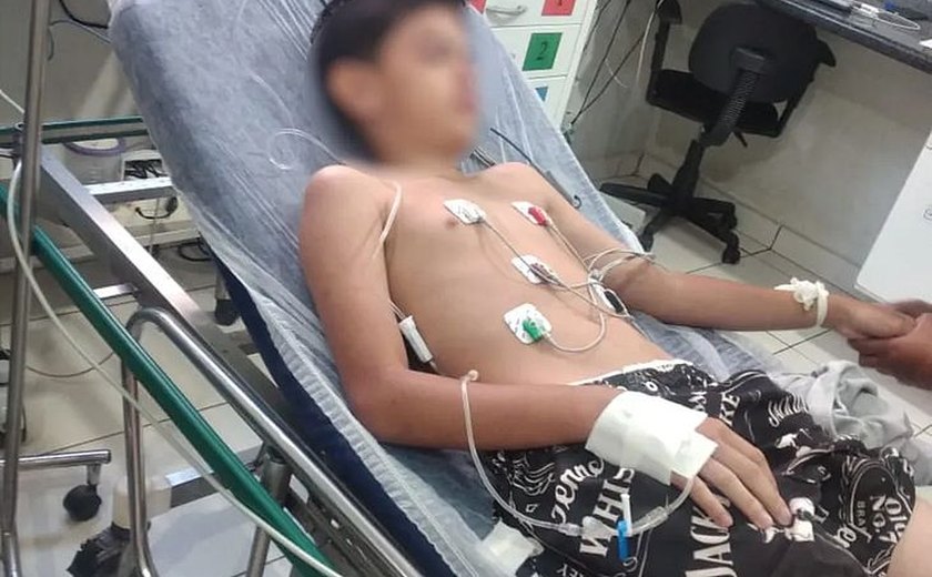 Menino que comeu lagartixa frita é internado pela 3ª vez e já perdeu 3kg