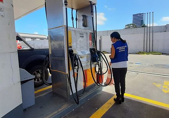 Procon Alagoas fiscaliza postos de combustíveis após redução de 17% do ICMS