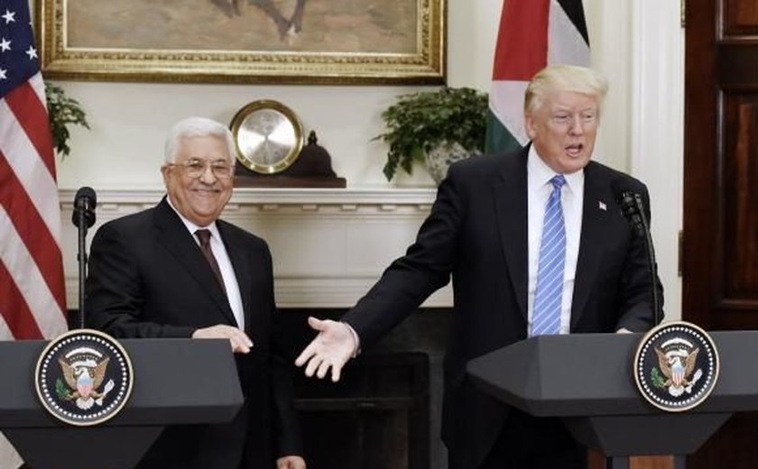 Donald Trump recebe líder palestino Mahmoud Abbas na Casa Branca