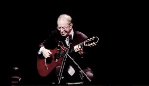 João Gilberto, pai da bossa nova, morre aos 88 anos no Rio de Janeiro