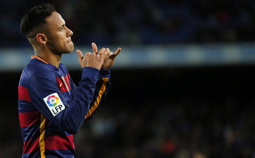 Neymar faturou R$ 100 milhões apenas por renovação com Barça