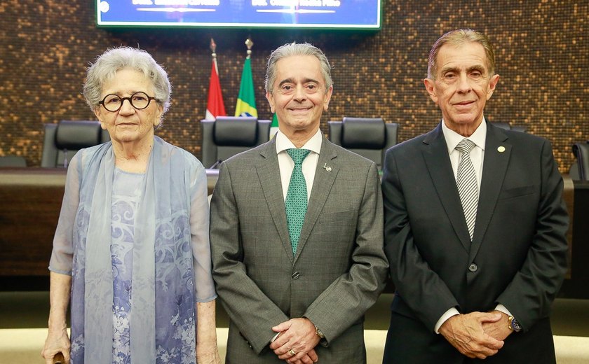 TJ/AL homenageia desembargadores Elisabeth Carvalho e Orlando Rocha