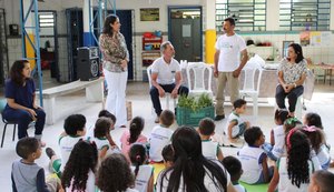 Alunos comemoram Dia do Nutricionista com horta na escola