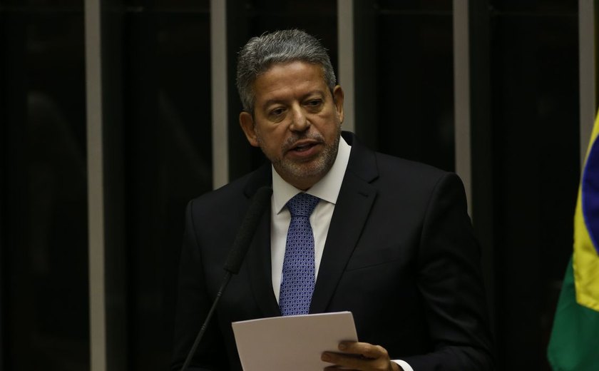 Alagoano Arthur Lira é reeleito para presidência da Câmara dos Deputados